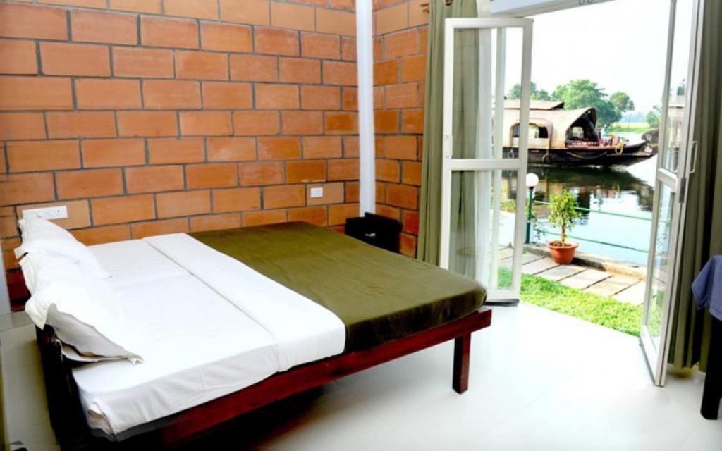 Riverine Resort Alappuzha Oda fotoğraf