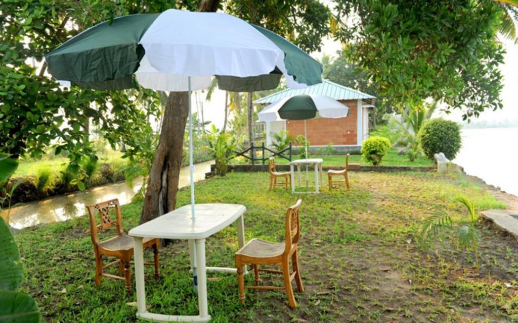 Riverine Resort Alappuzha Dış mekan fotoğraf