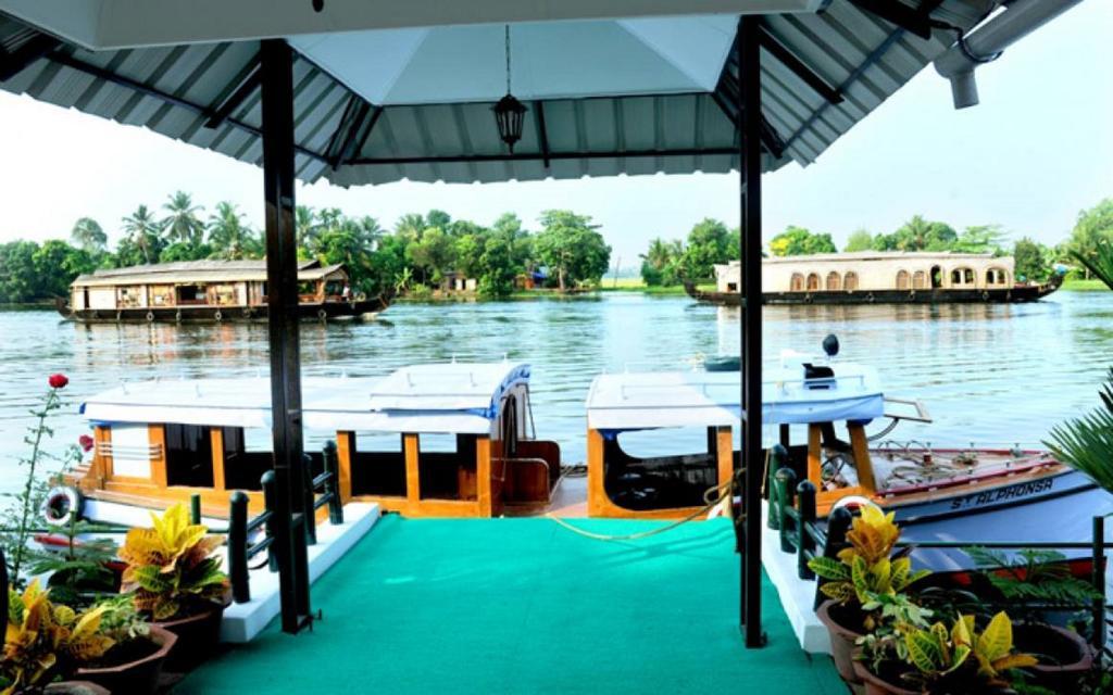Riverine Resort Alappuzha Dış mekan fotoğraf