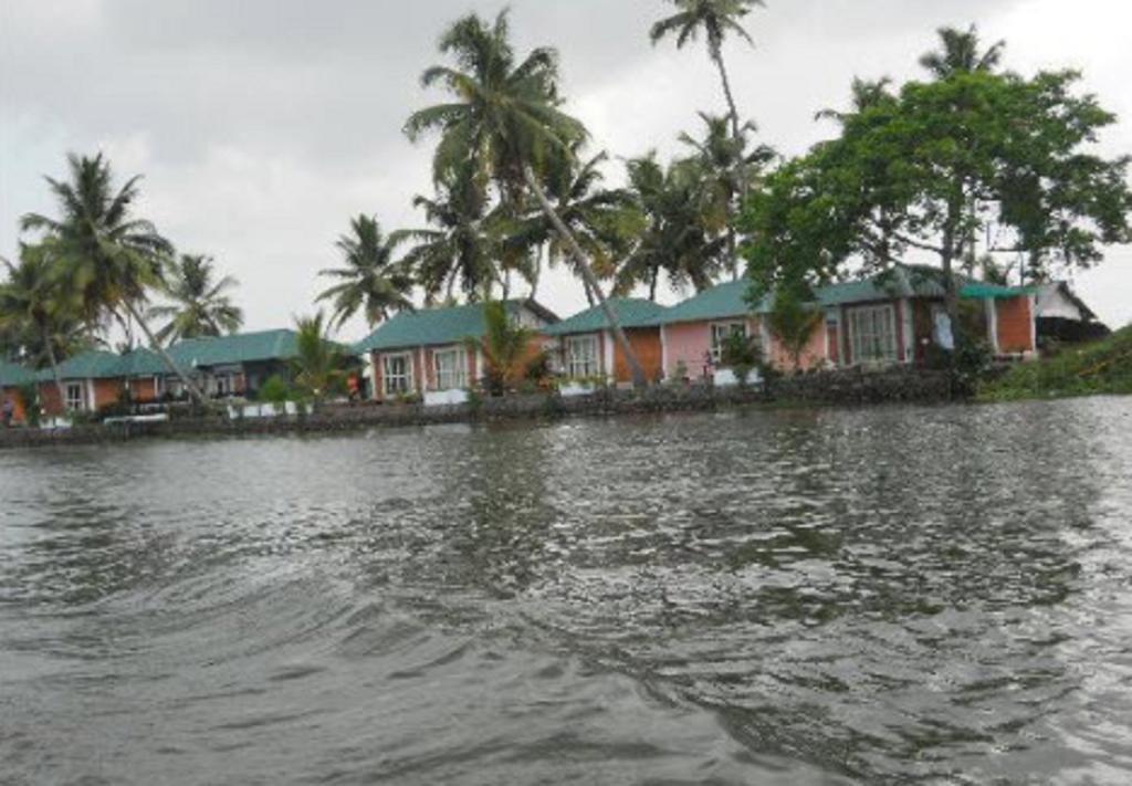 Riverine Resort Alappuzha Dış mekan fotoğraf